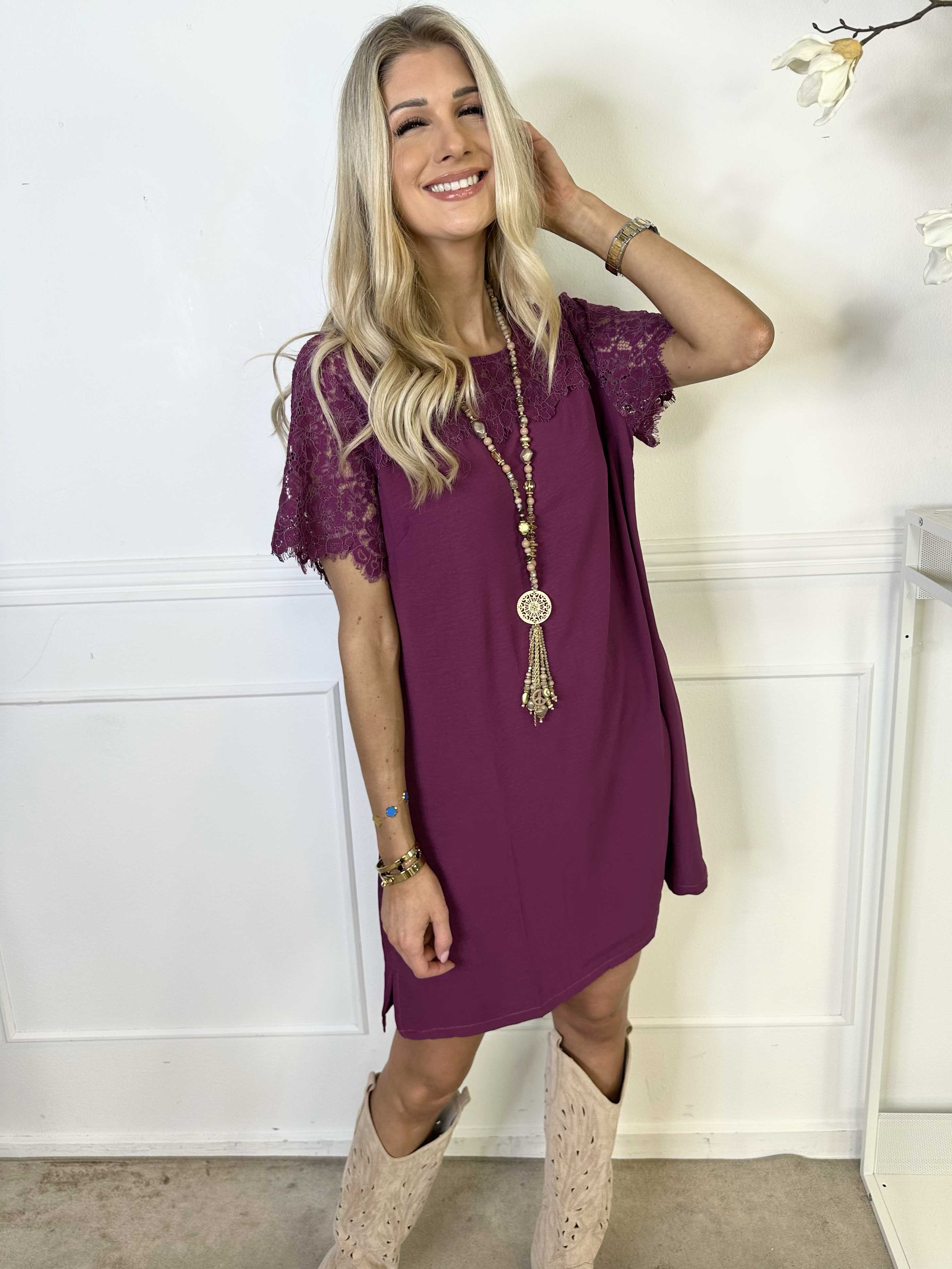 Tatjana - Sød tunikakjole med blonde foroven